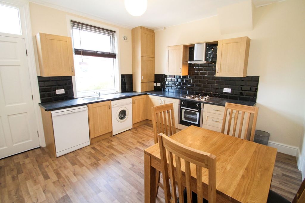 Property photo 1 of 14 Picture No. 05
