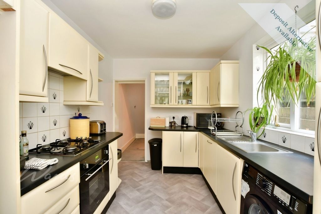 Property photo 2 of 10 St Georges Kitchen