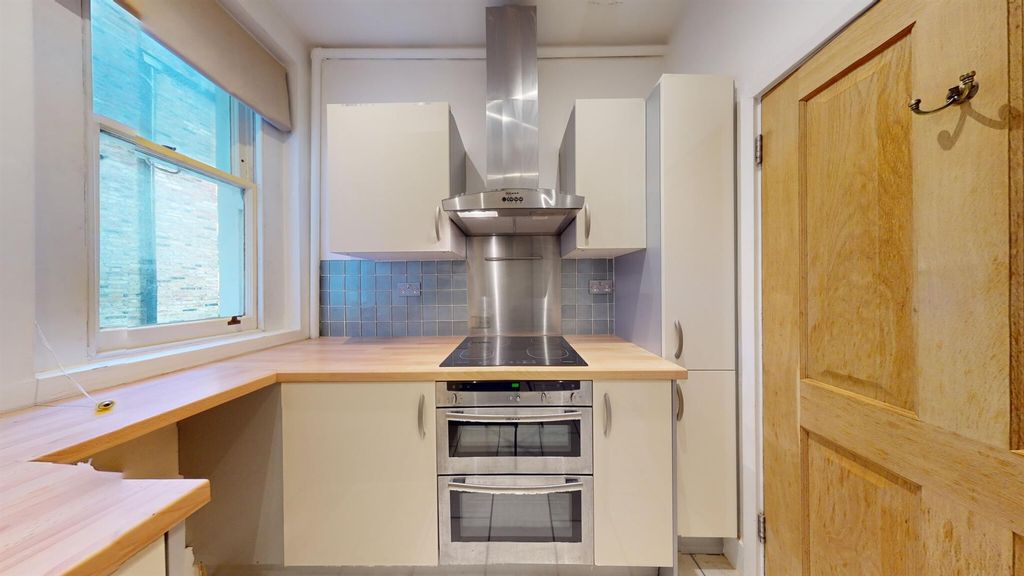 Property photo 2 of 8 659E8267E775c03998Aaf697_5596735Cec8c4E200ee8E40c8