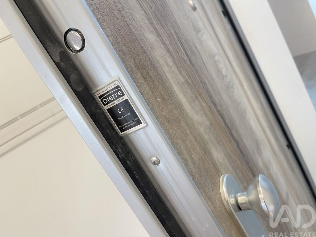Property photo 2 of 25