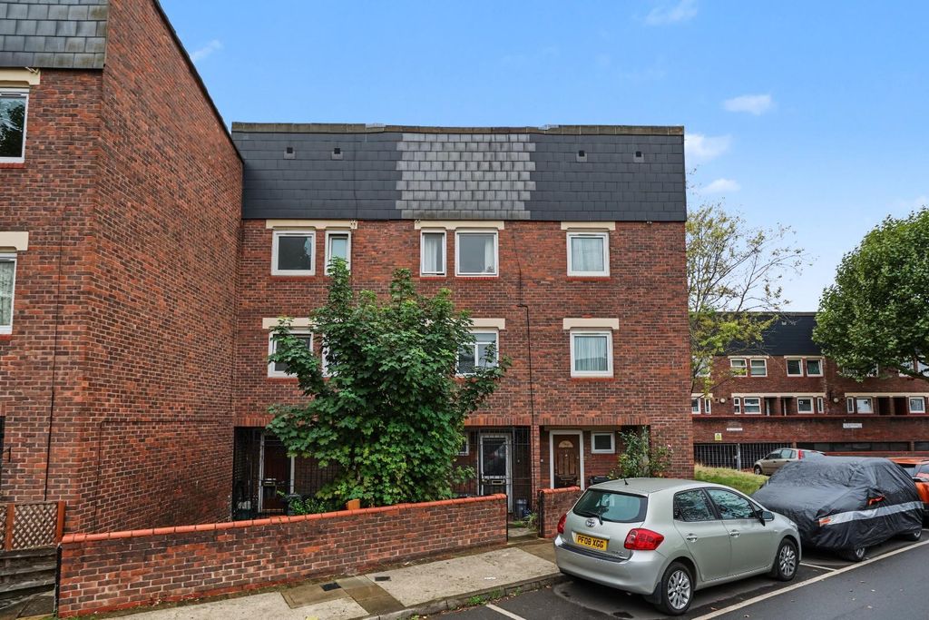 Property photo 1 of 10 External
