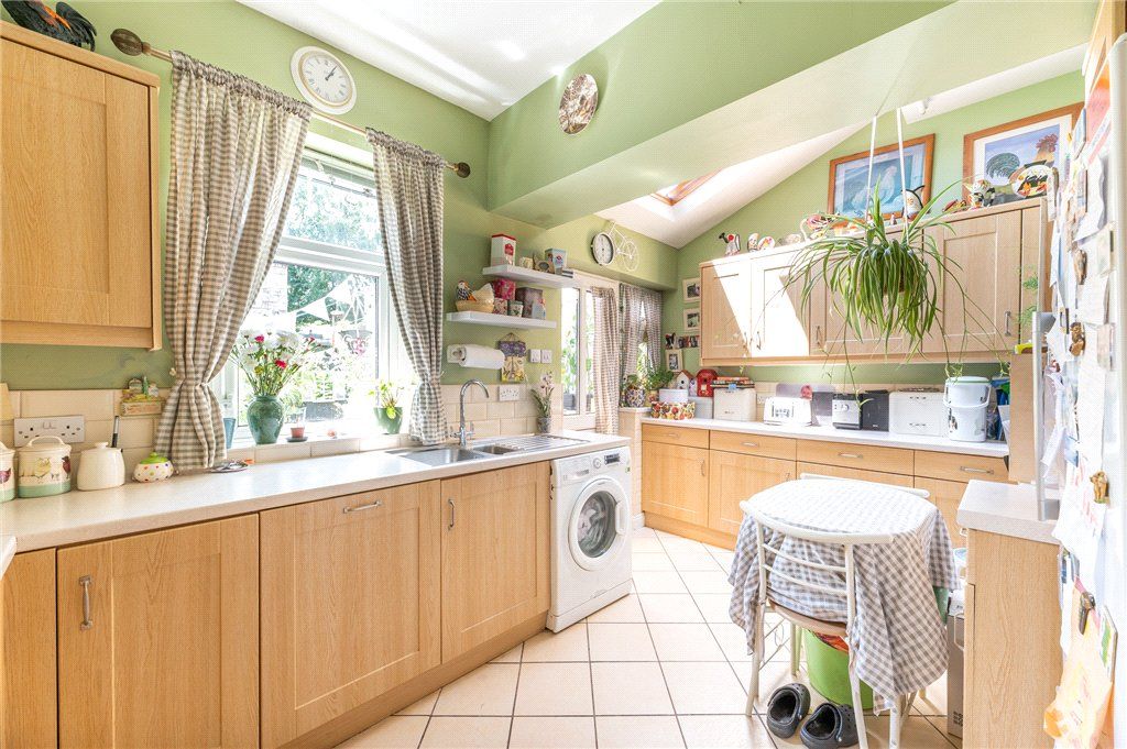 Property photo 2 of 20 Kitchen