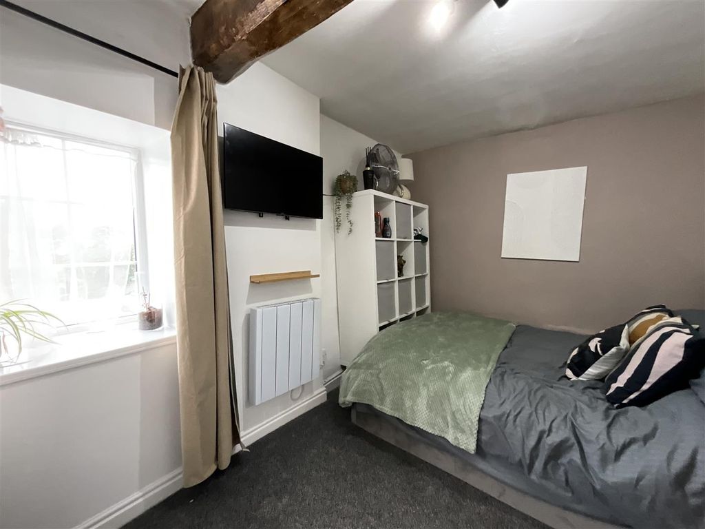 Property photo 2 of 7 Bedroom
