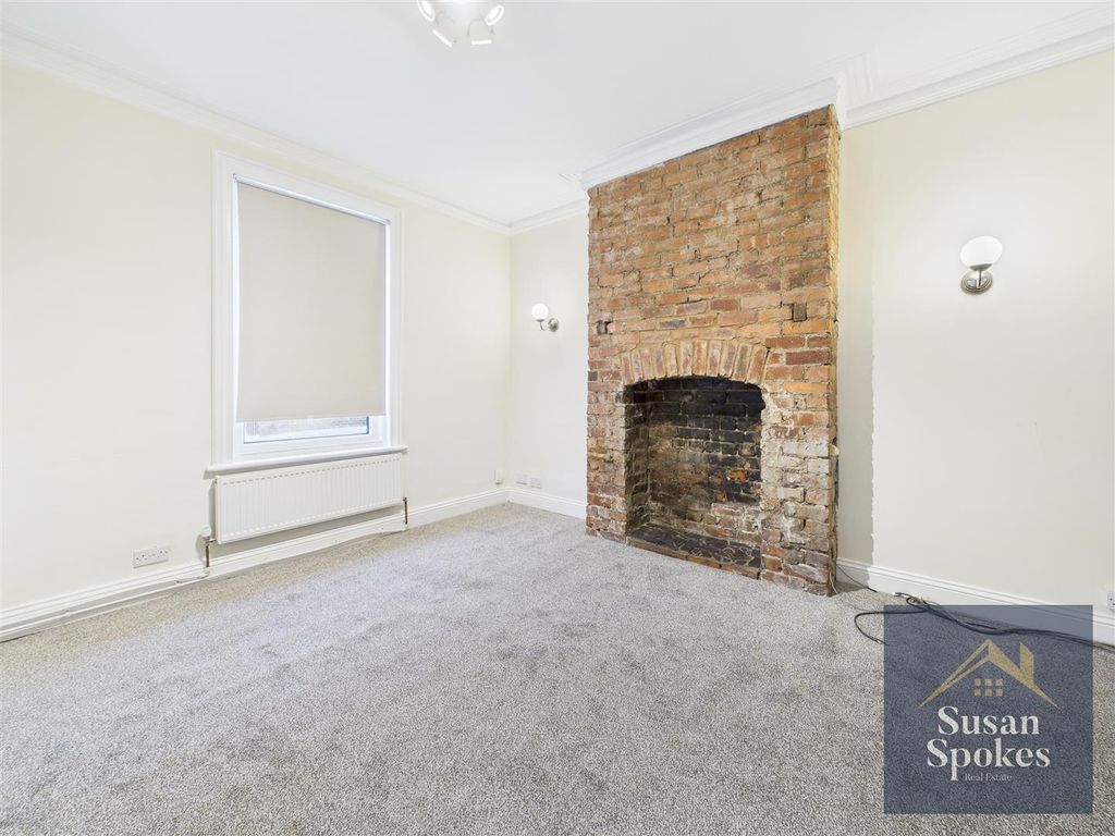 Property photo 2 of 19 Cam01858G0-Pr0211-Still001.Jpg