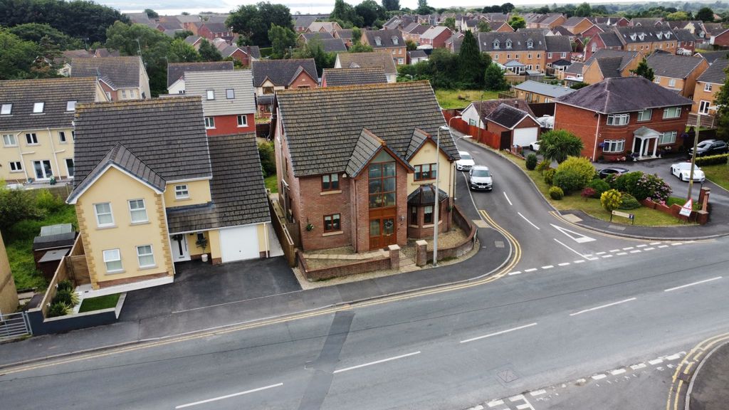 Property photo 1 of 41 4298771