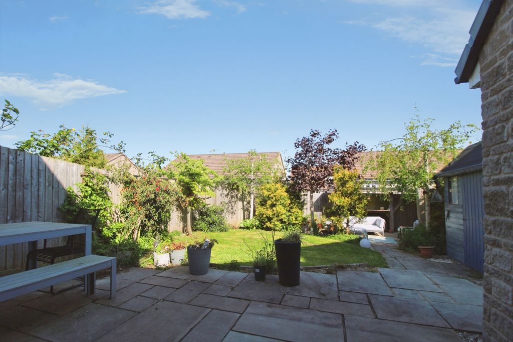 Property photo 3 of 19