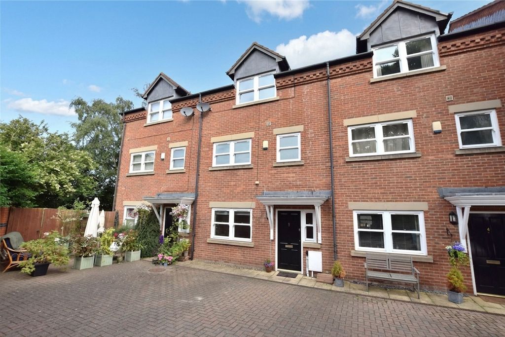 Property photo 1 of 16 External