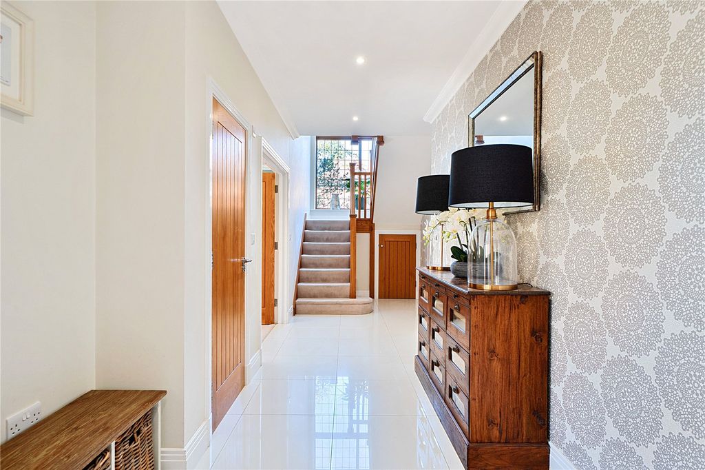 Property photo 2 of 44 Picture No. 26