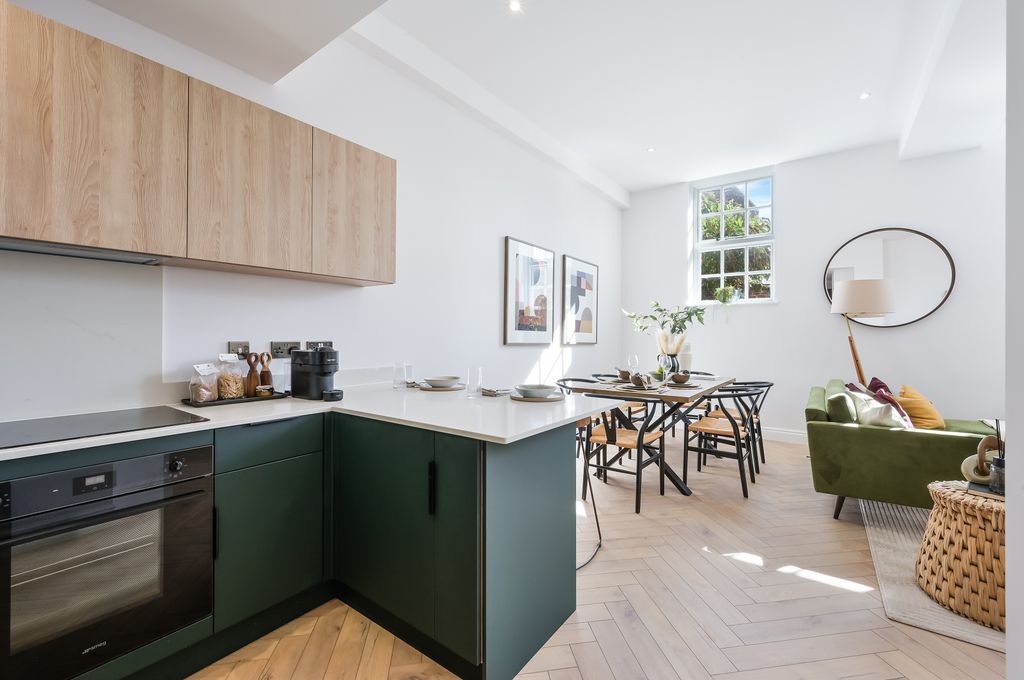 Property photo 2 of 11