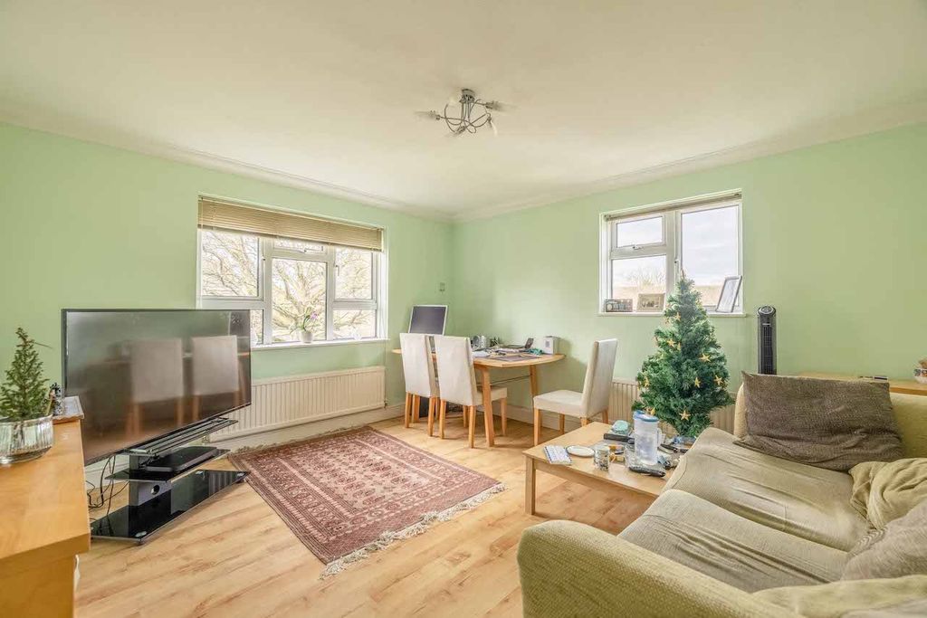 Property photo 2 of 7