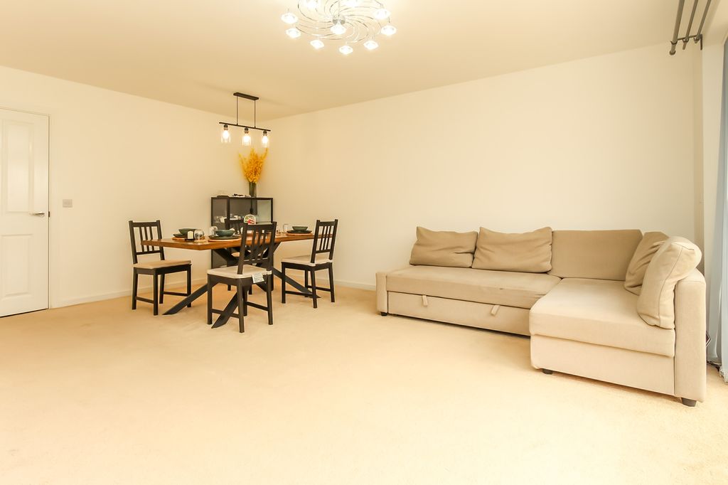 Property photo 3 of 12 Lounge/Dining Room