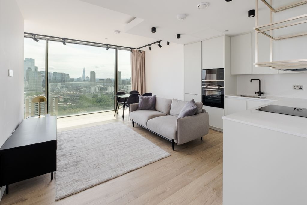 Property photo 1 of 12 Valencia Tower