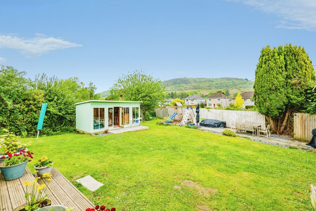 Property photo 2 of 24