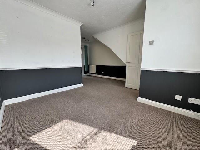 Property photo 3 of 14 E 1.Jpg