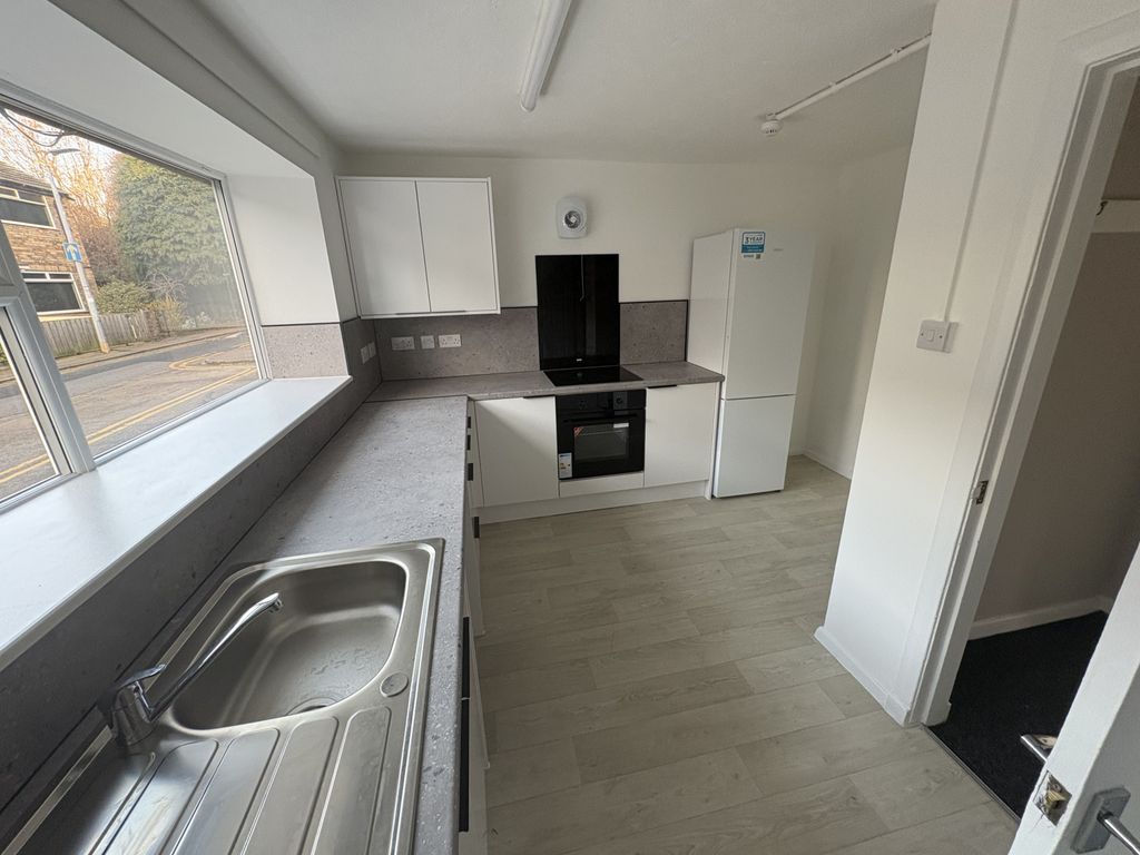 Property photo 1 of 9 Two Bedroom Ground Floor Flat