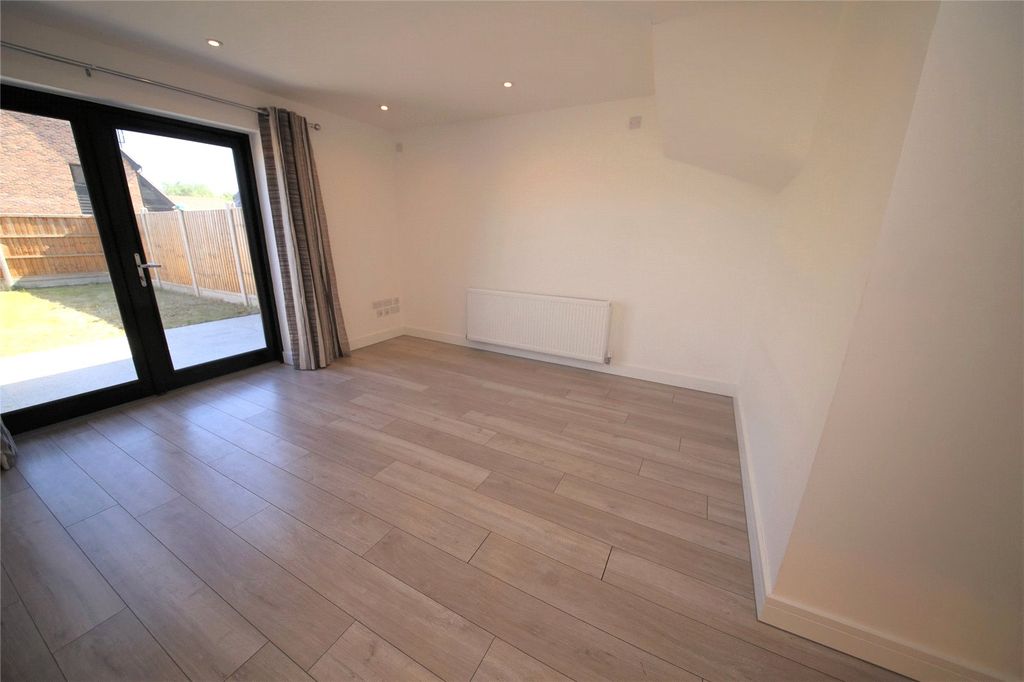 Property photo 2 of 15 Picture No. 02