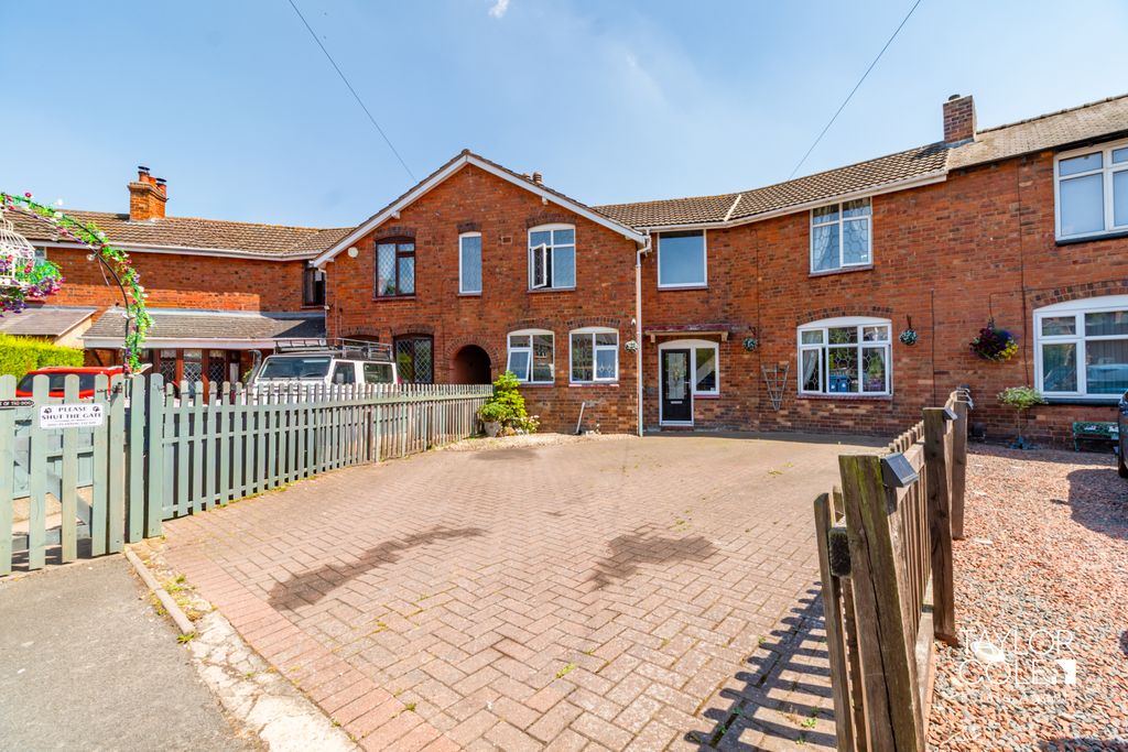 Property photo 1 of 32