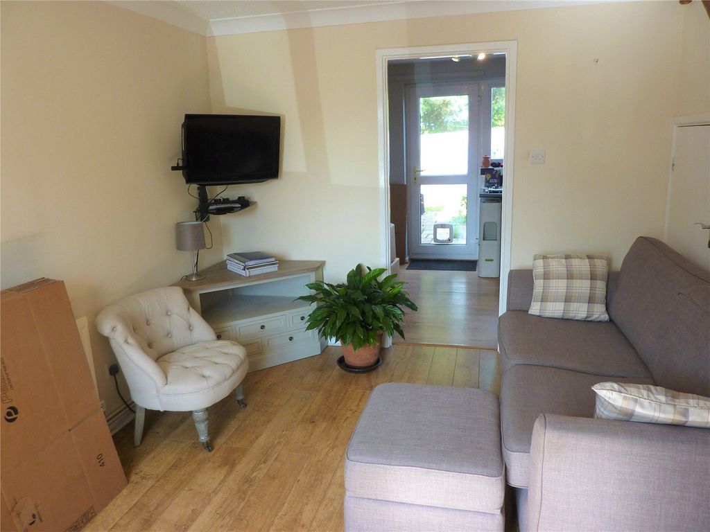 Property photo 2 of 7 Living Room