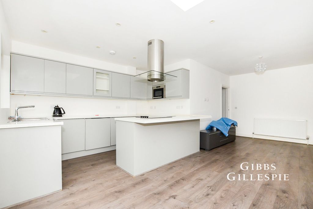 Property photo 2 of 10 Photo