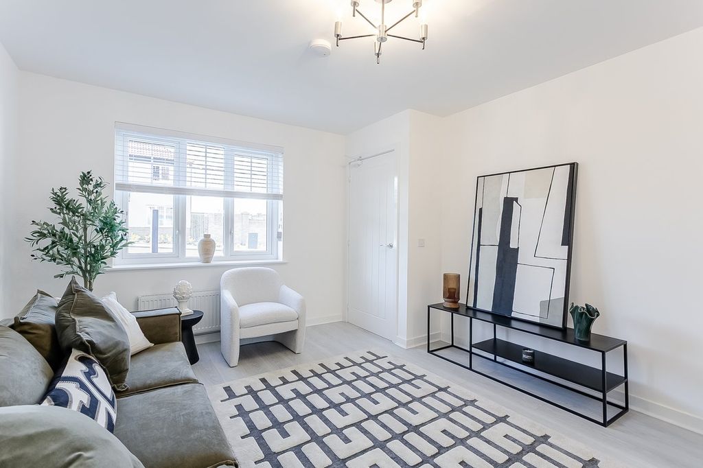 Property photo 3 of 33