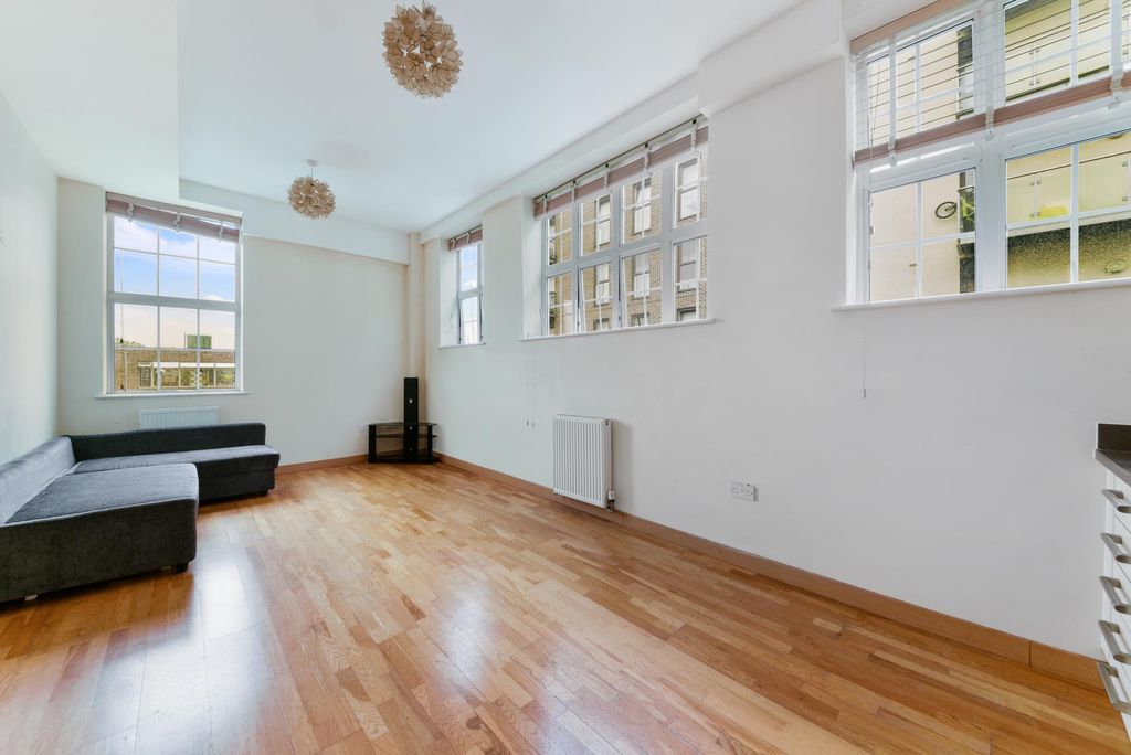 Property photo 1 of 8