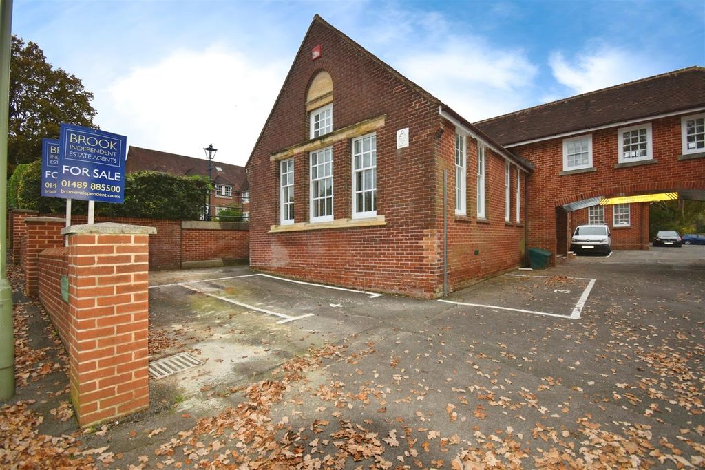 Property photo 1 of 11 Front