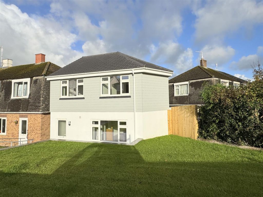 Property photo 1 of 21