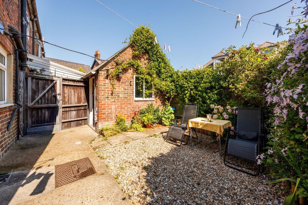 Property photo 2 of 15 Outside Space