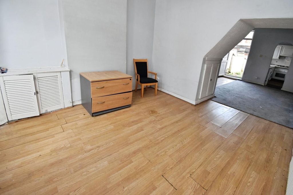 Property photo 2 of 10 Living Room