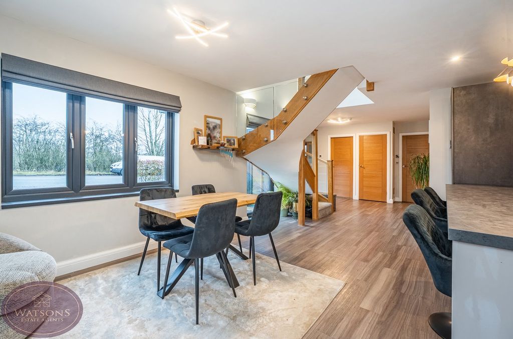 Property photo 3 of 39