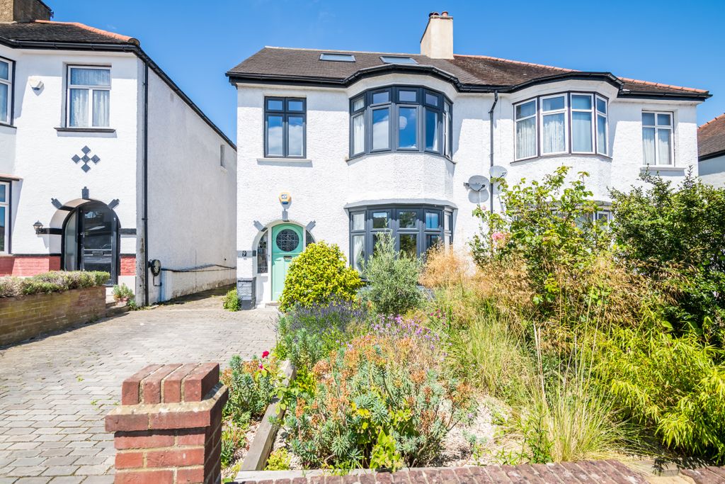 Property photo 2 of 46