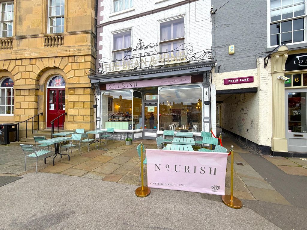 Property photo 1 of 7 Photo 0