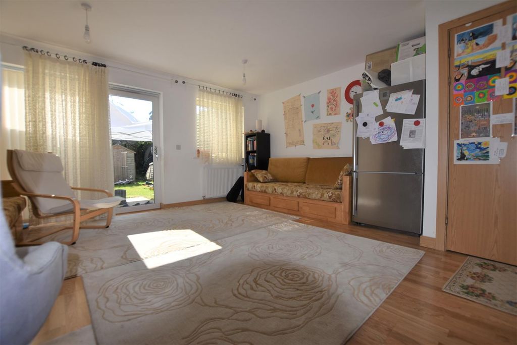 Property photo 3 of 7