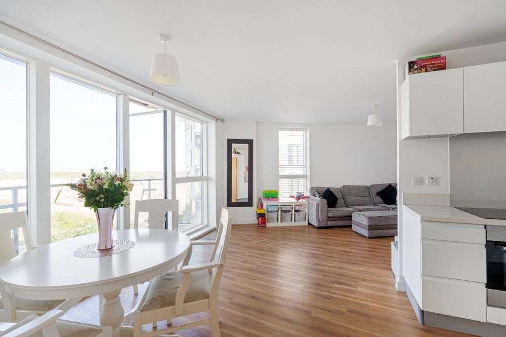 Property photo 2 of 17 2151834