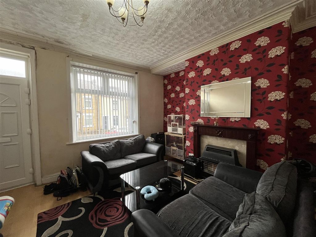 Property photo 2 of 9 Lounge