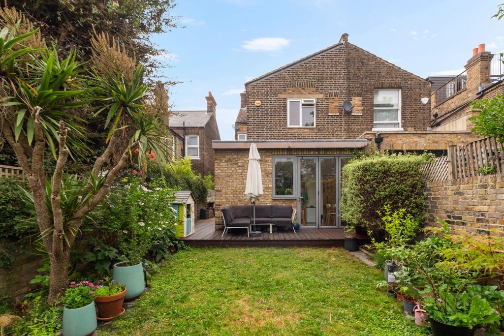 Property photo 1 of 15 4325770