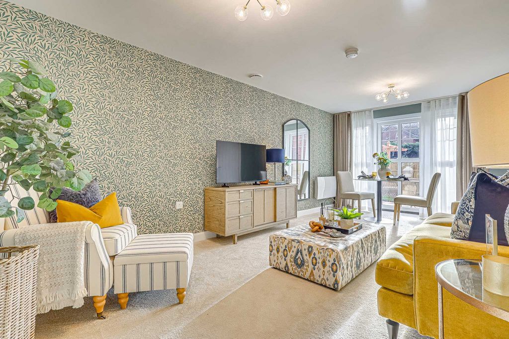 Property photo 2 of 36