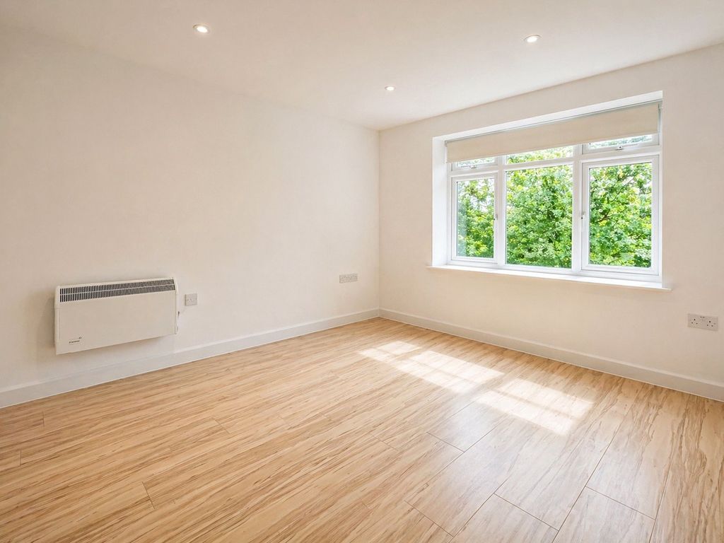 Property photo 3 of 6 Picture No. 21