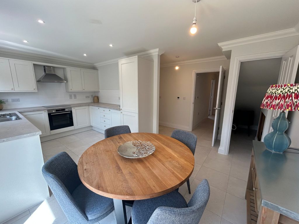 Property photo 2 of 15 Kitchen/Dining Room