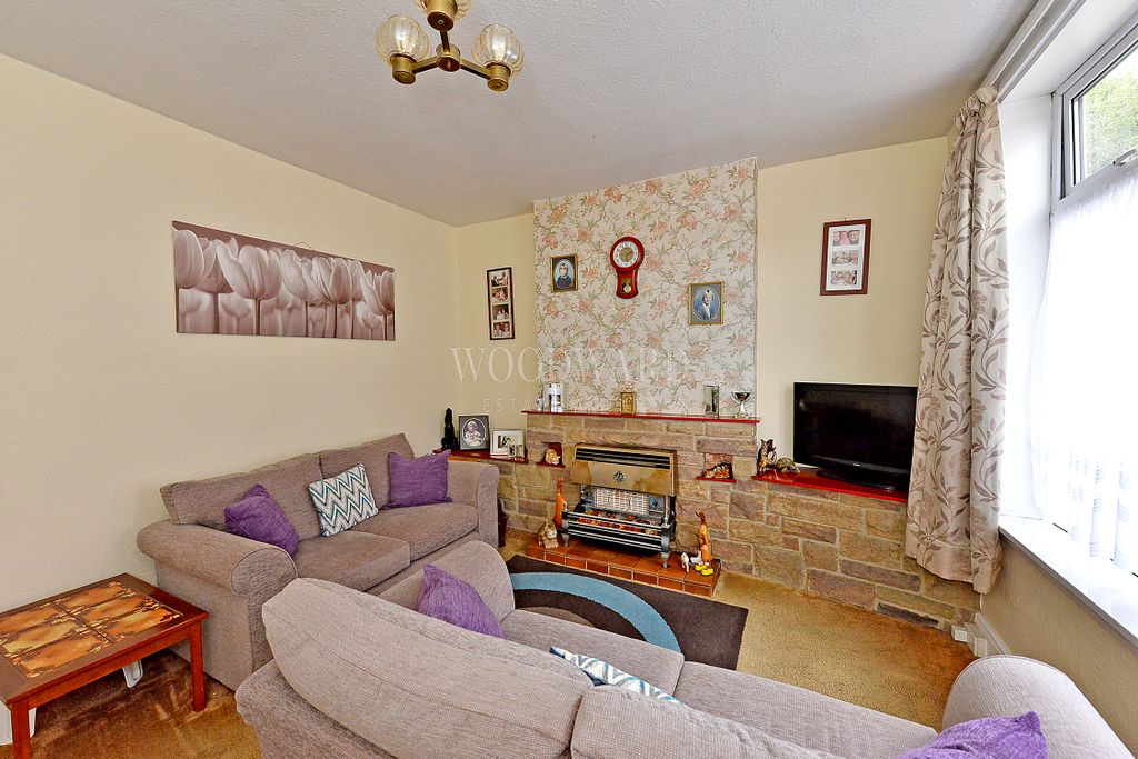 Property photo 3 of 17 Living Room