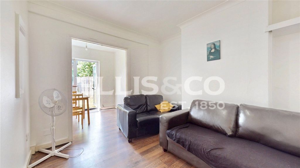 Property photo 2 of 12 Picture No. 11