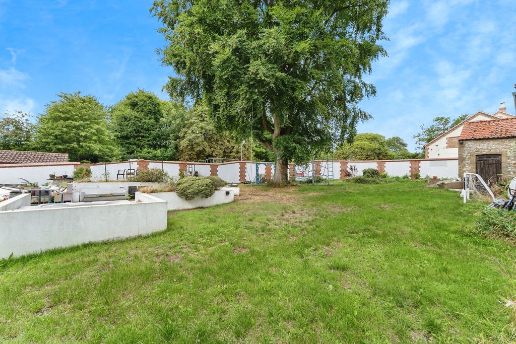 Property photo 2 of 20 Rs_05415