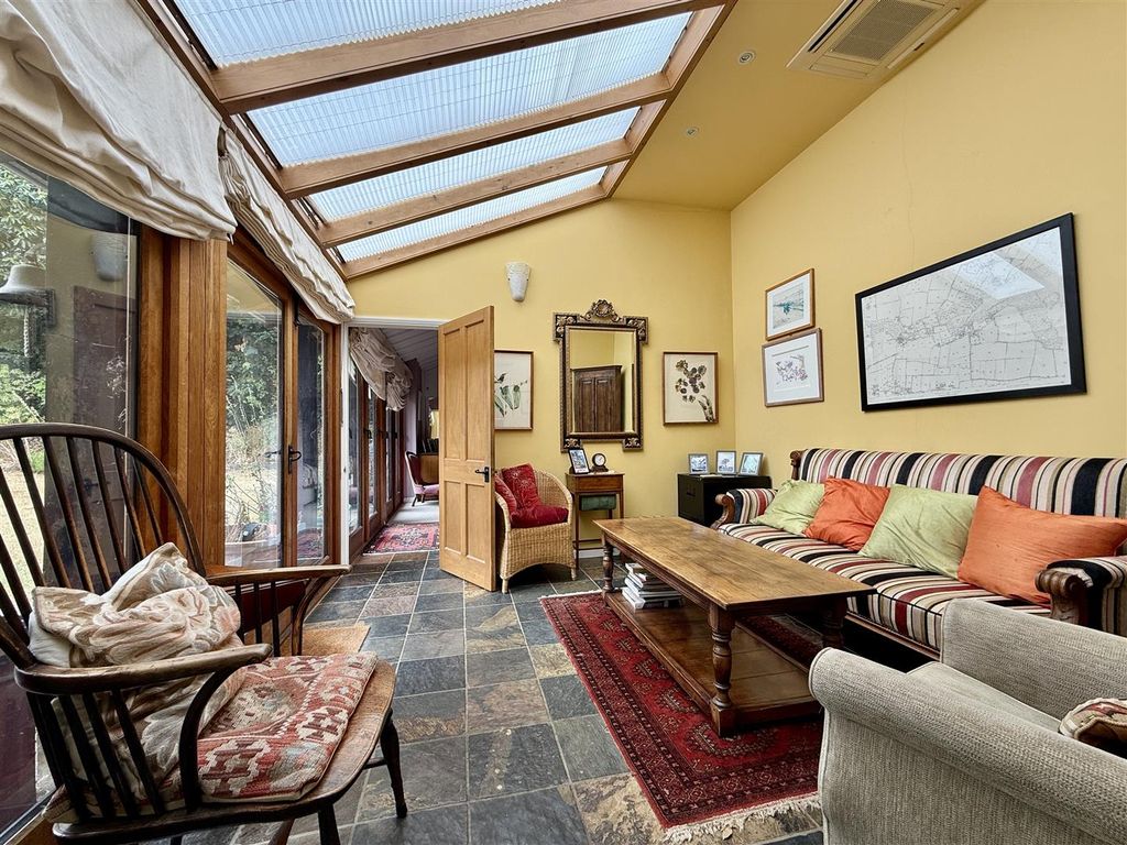 Property photo 3 of 34 Garden Room