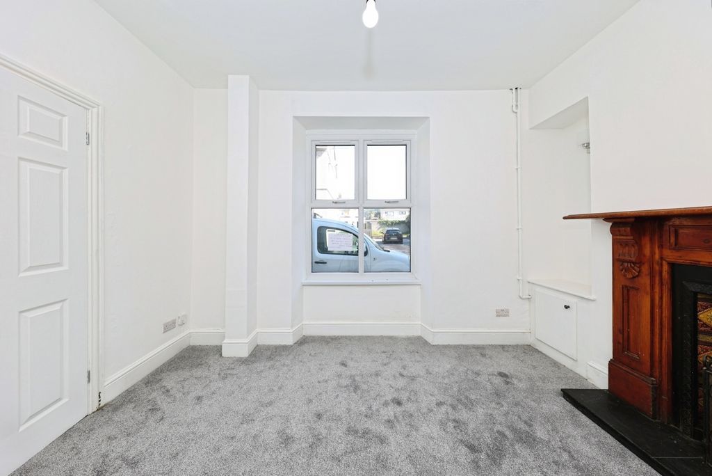 Property photo 2 of 18 Pbox-Img.Jpg