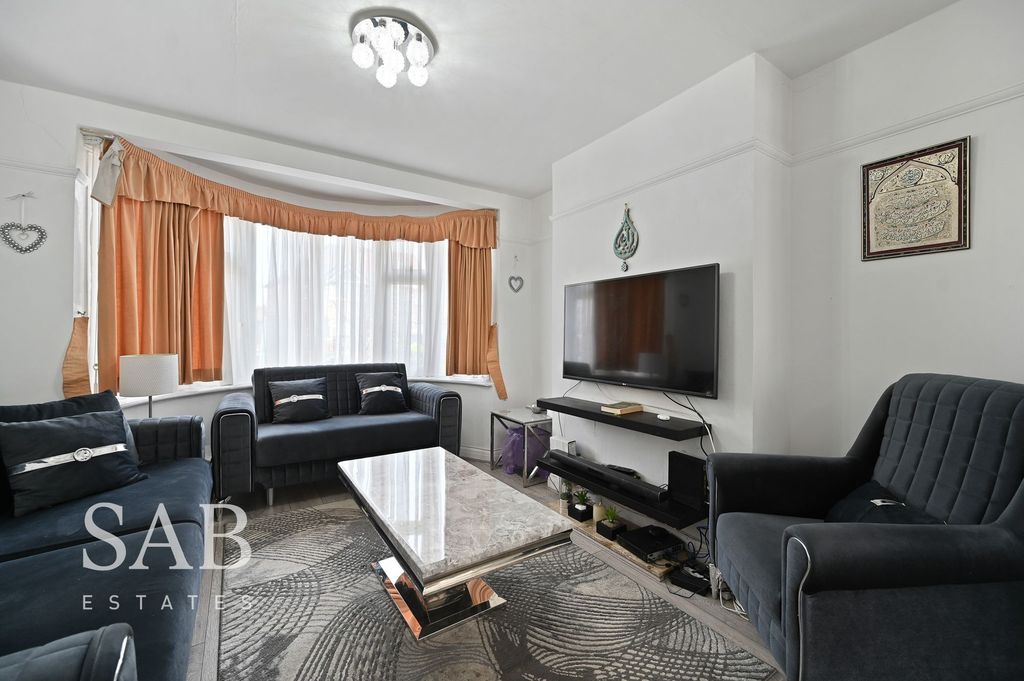 Property photo 2 of 13