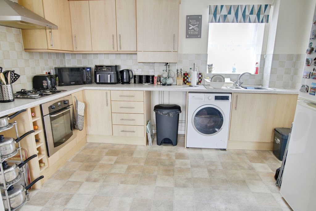 Property photo 2 of 6