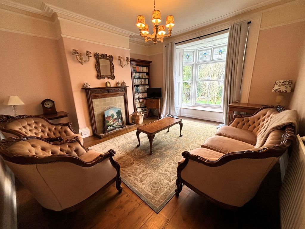 Property photo 2 of 27