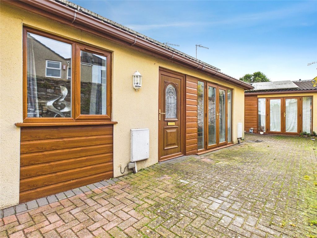 Property photo 2 of 11 Picture No. 18