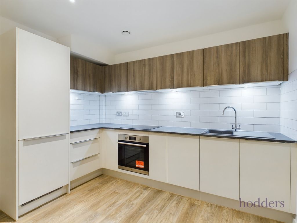 Additional image 13 of 2 bed flat to rentLondon Road, Staines-Upon-Thames, Surrey TW18