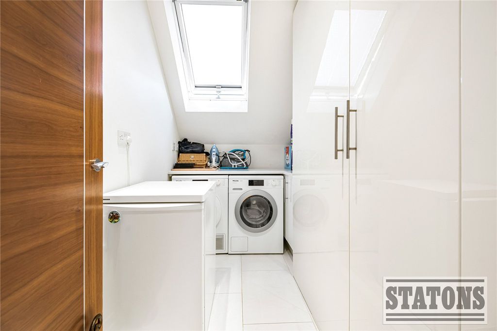 Additional image 9 of 3 bed flat for saleUplands Park Road, Enfield EN2